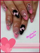 Andincia Nails, műkörmös